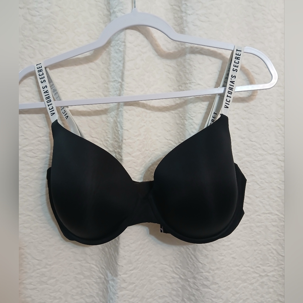 Victoria's Secret Elegant Black Bra with Signature Straps